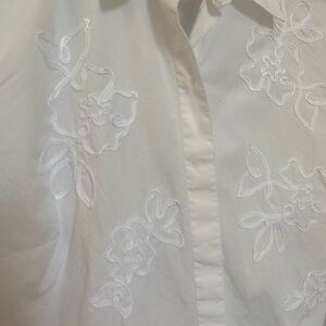 Vintage 90’s XL  long sleeves floral embroidery  Women's 16W XL flowy top unique